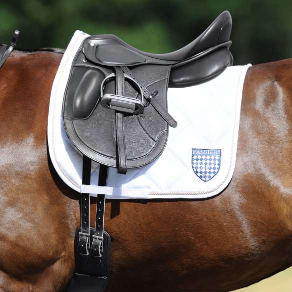 Zwart Passier Grand Prix Special dressuurzadel op paard