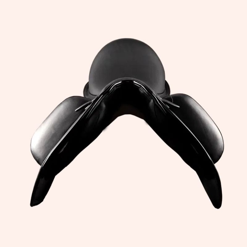 Expression dressuurzadel met lak welting en grote kniewrongen