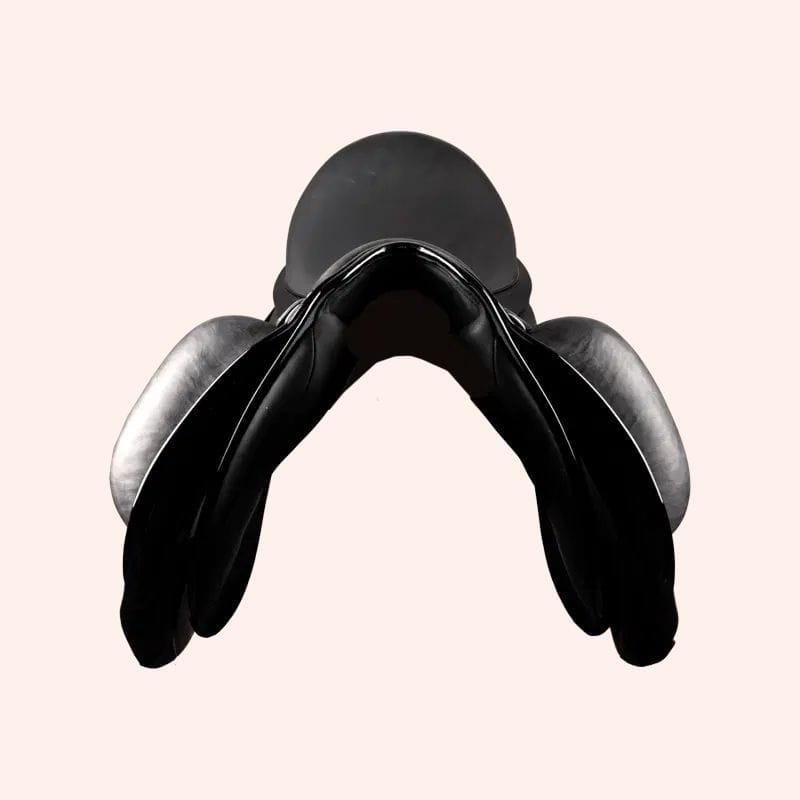 Platinum dressuurzadel met lak welting en kniewrong