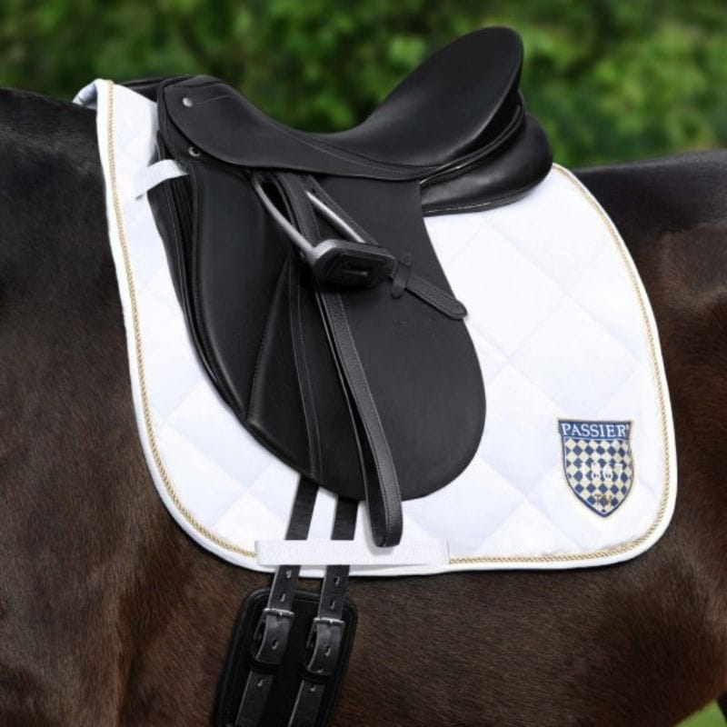 Sirius dressuurzadel zwart op paard